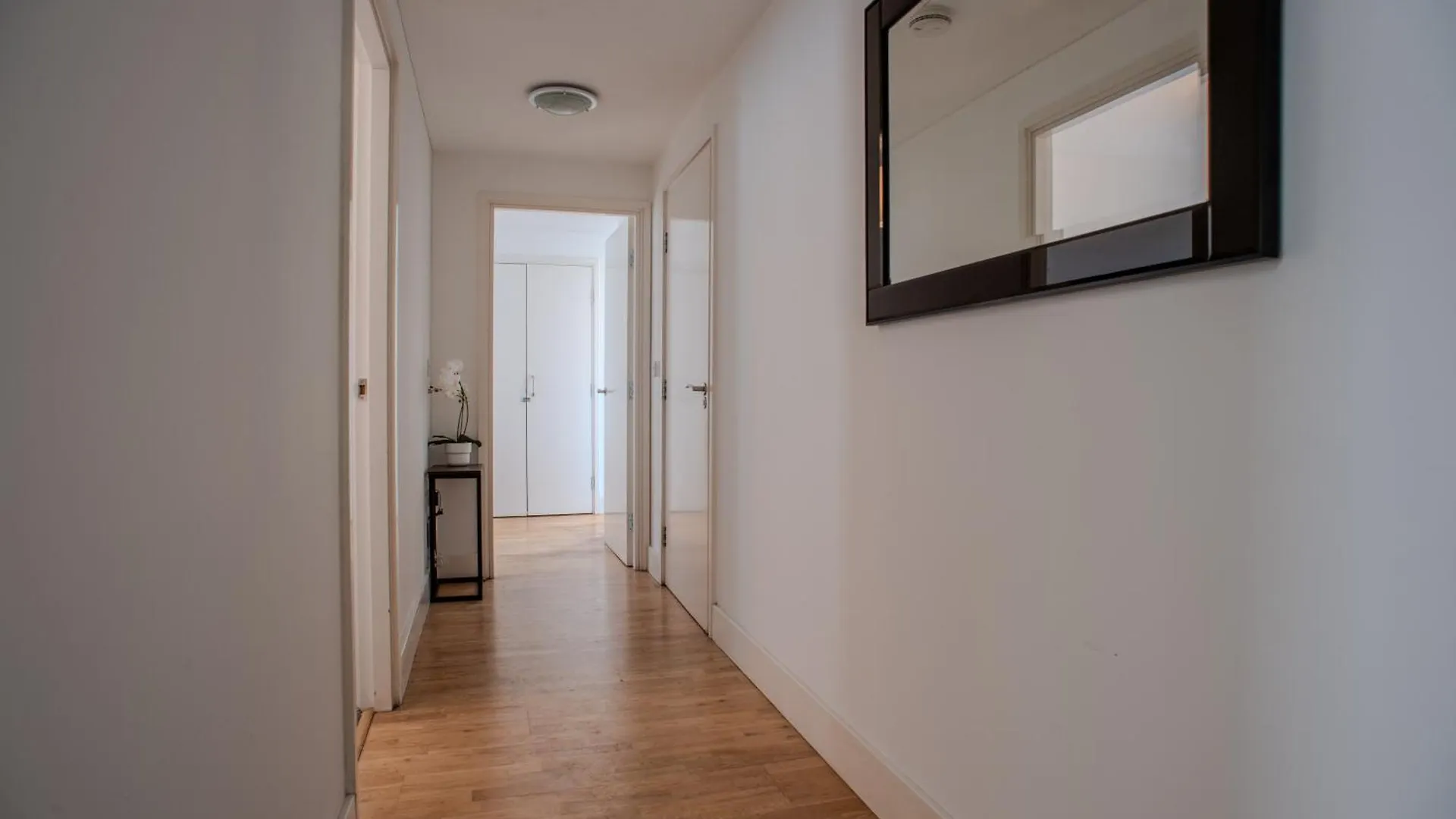 Luxury Cosy Apartment With Stunning London Skyline Views!