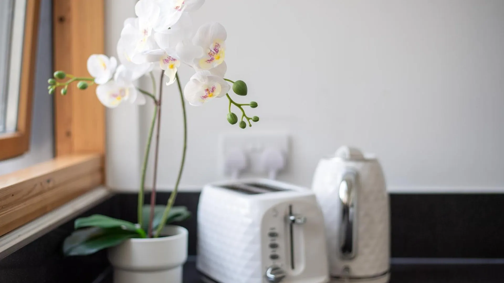Luxury Cosy Apartment With Stunning London Skyline Views!