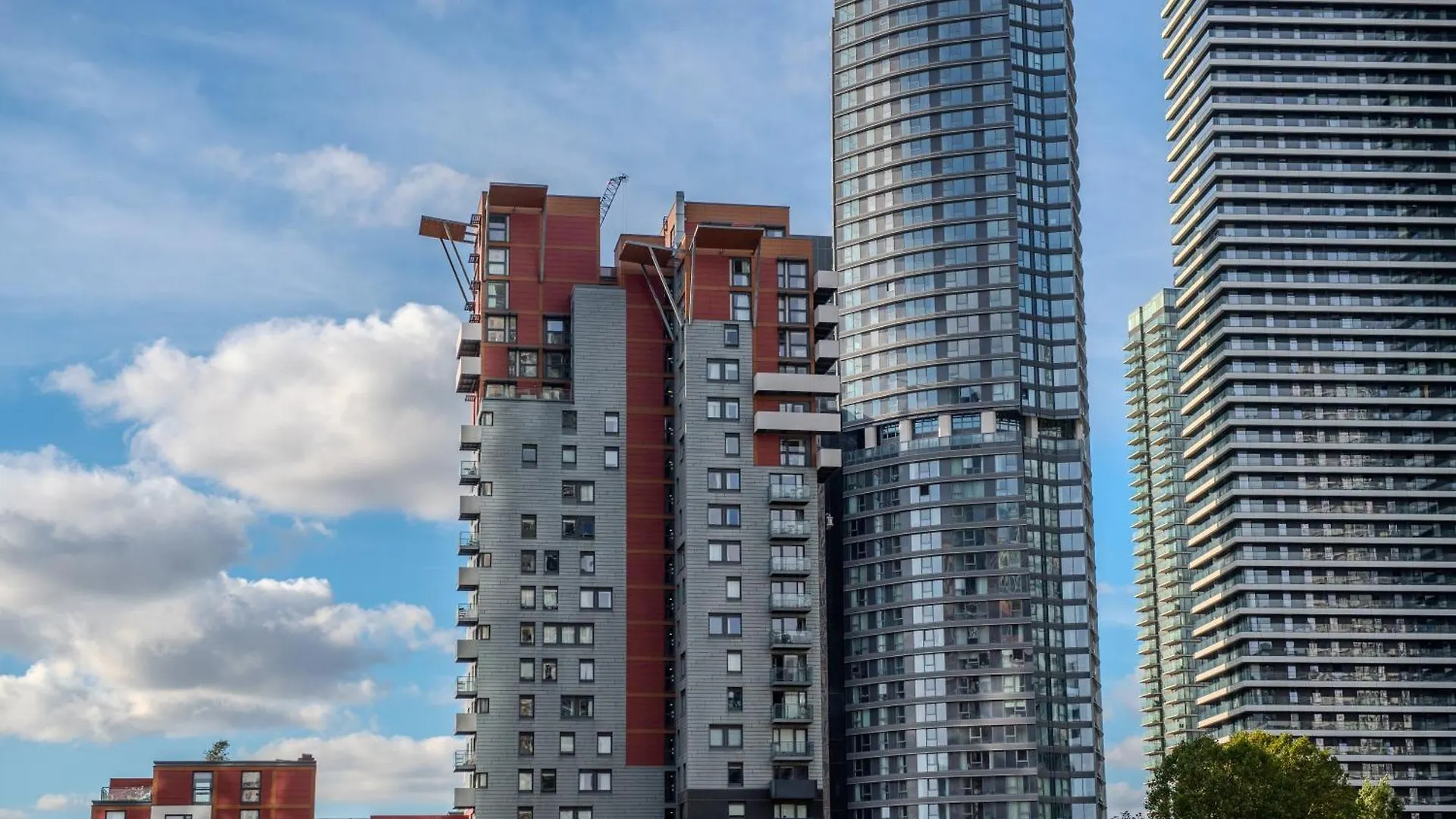 Luxury Cosy Apartment With Stunning London Skyline Views!