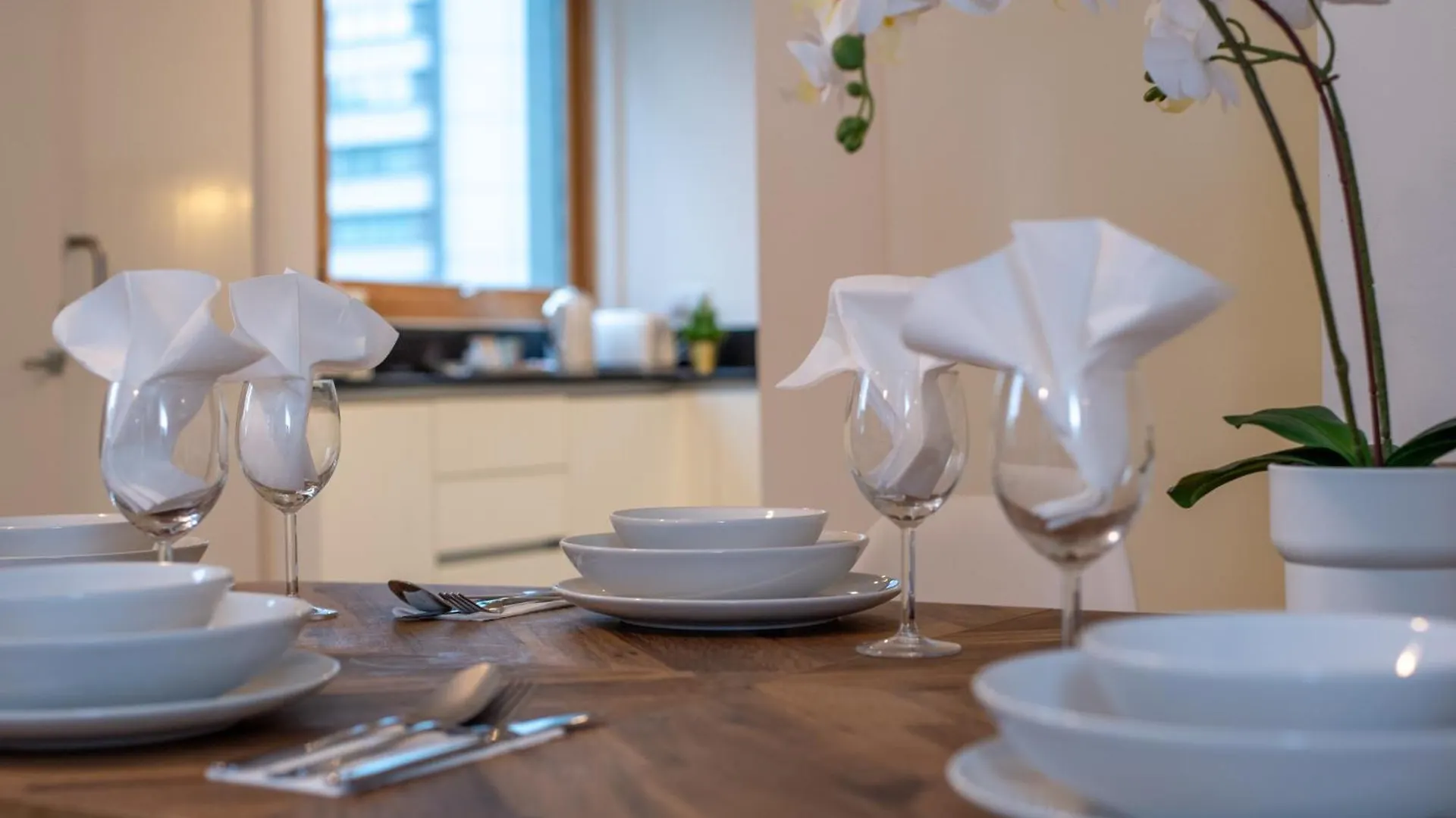 Luxury Cosy Apartment With Stunning London Skyline Views!