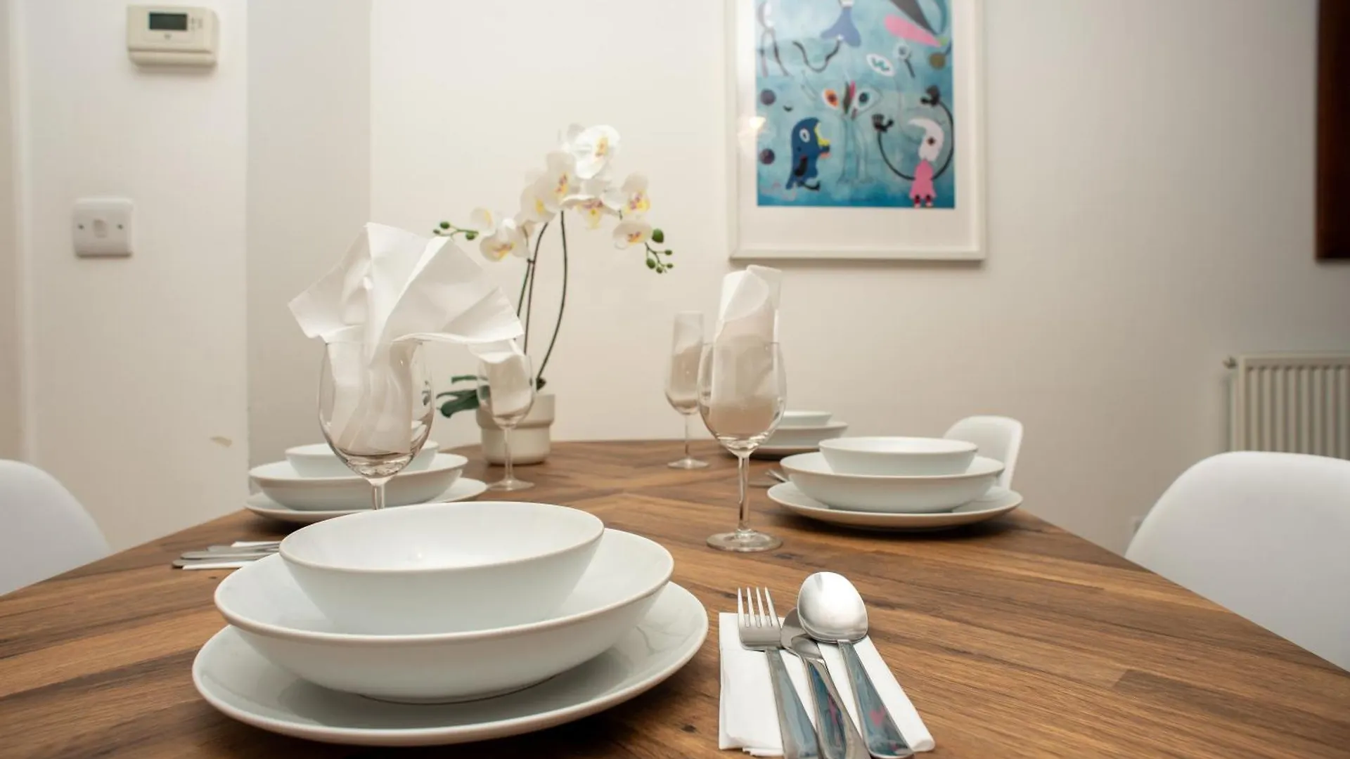Luxury Cosy Apartment With Stunning London Skyline Views! 0*,  United Kingdom