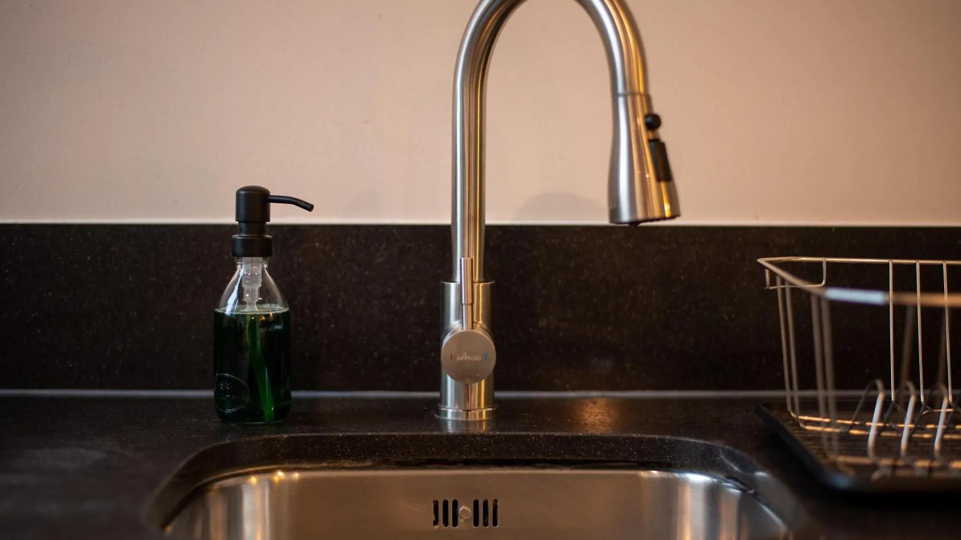 Luxury Cosy Apartment With Stunning London Skyline Views! 0*,  United Kingdom