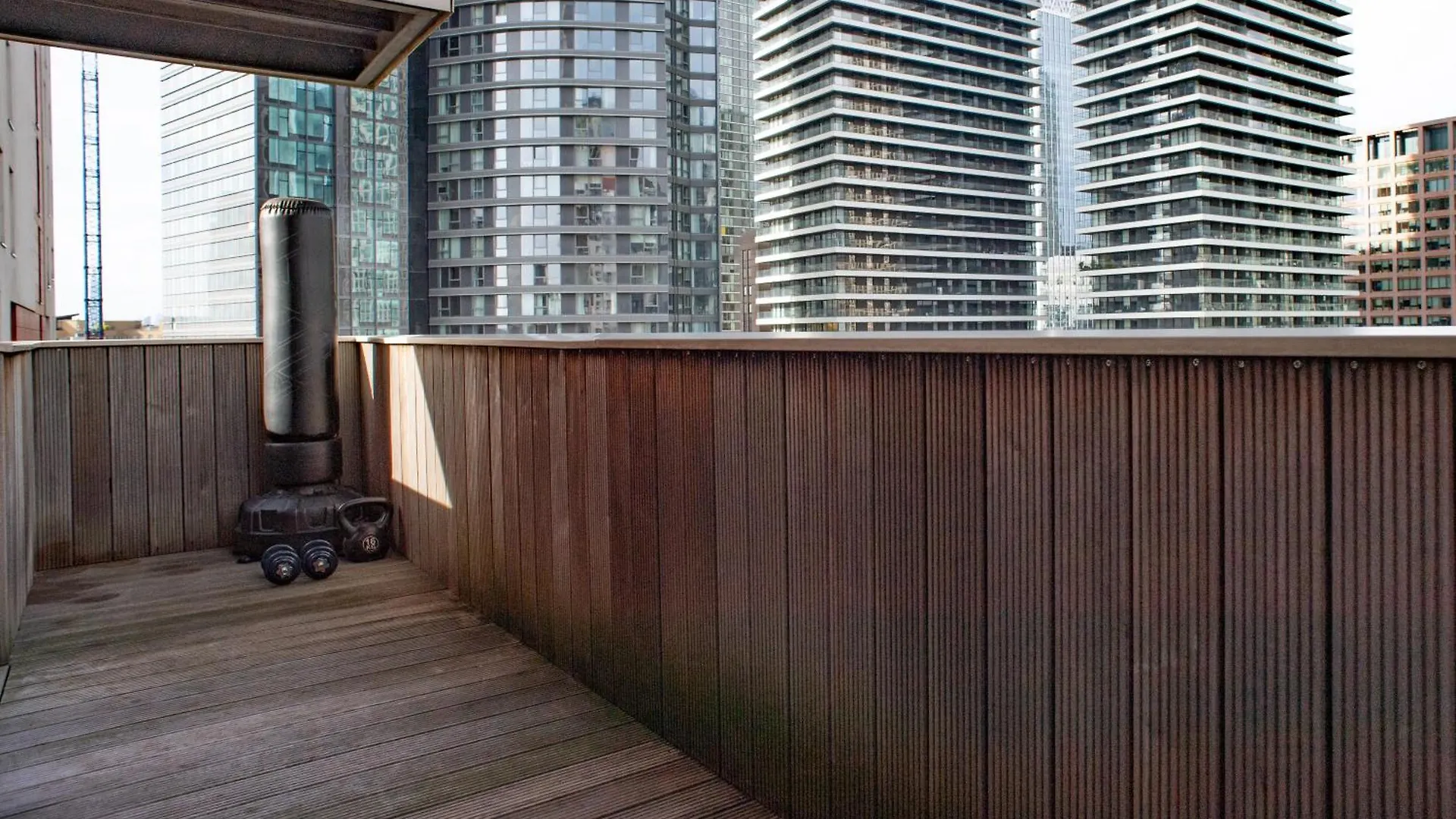 Luxury Cosy Apartment With Stunning London Skyline Views!